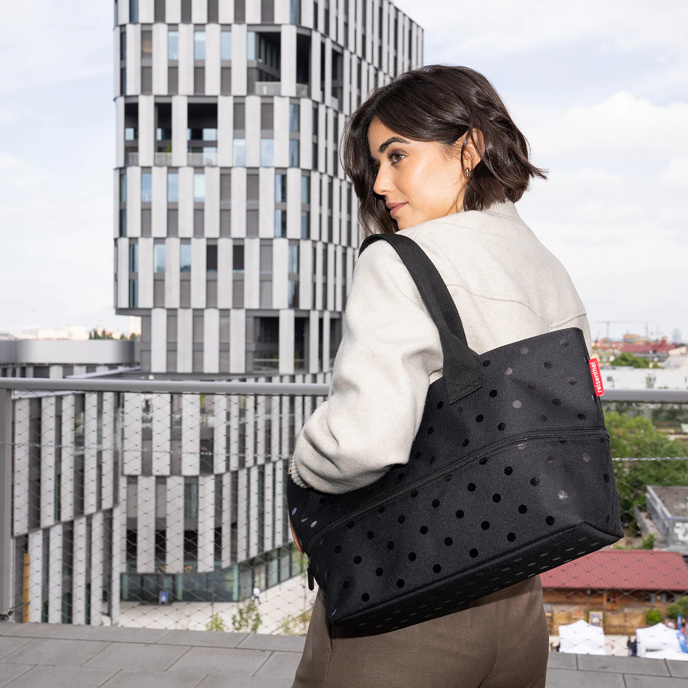 shopper e1 glossy dots black - Image 3