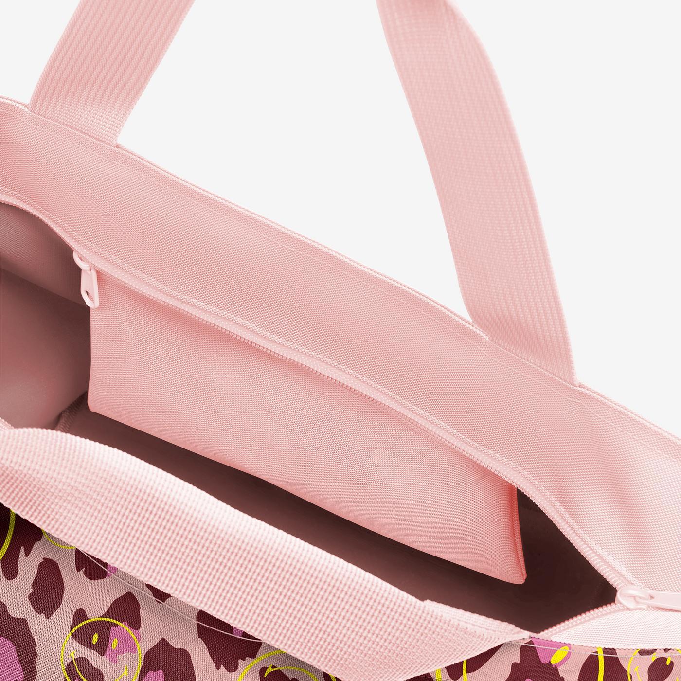shopper M smiley leo blush - Image 4